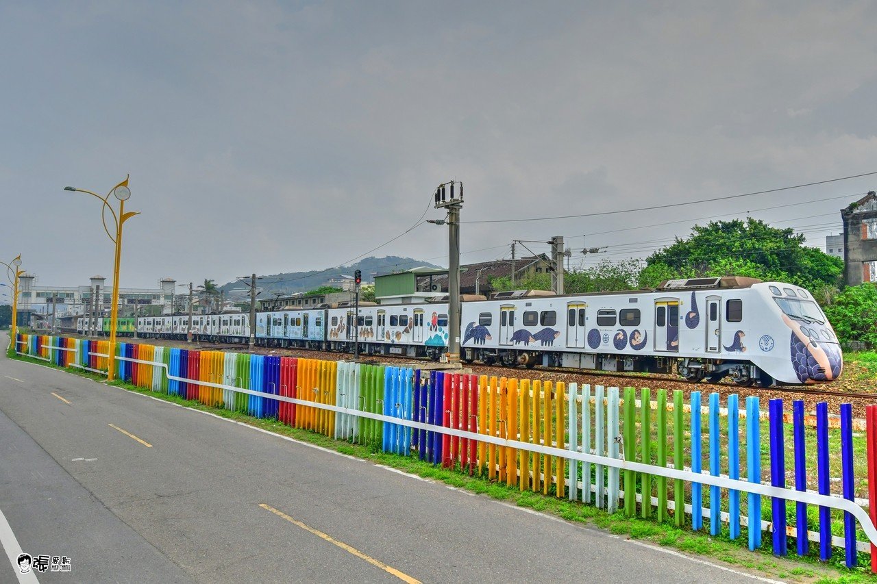 今年第二代里山彩繪列車將於6月3日首航，從南港站開到通霄站，預計下午1點43分停靠通霄火車站